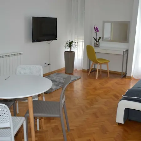 Papedoni 스플리트